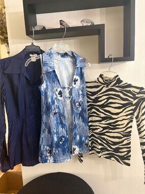 Pre-owned Vintage 1990s "IN CHARGE" TOPS - Qty of 3 - SIZE SMALL